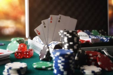 Live dealer at Diamond Empire table on fuso toto, multiple camera angles showing cards and betting interface